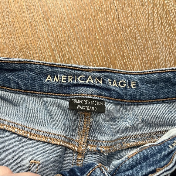 American Eagle Highest Rise Mom Short - Picture 3 of 5